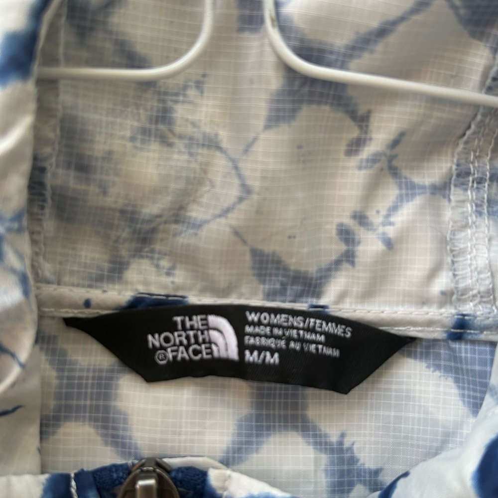 The North Face Windbreaker Pullover Pocket in Front Women’s Medium Blue Pattern - Picture 2 of 13